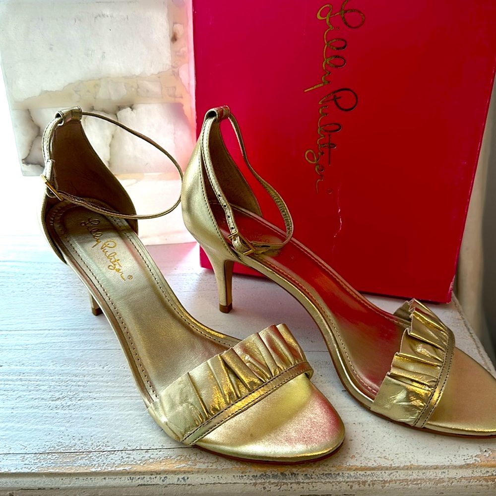 Lilly Pulitzer leather heels in platinum 9.5
